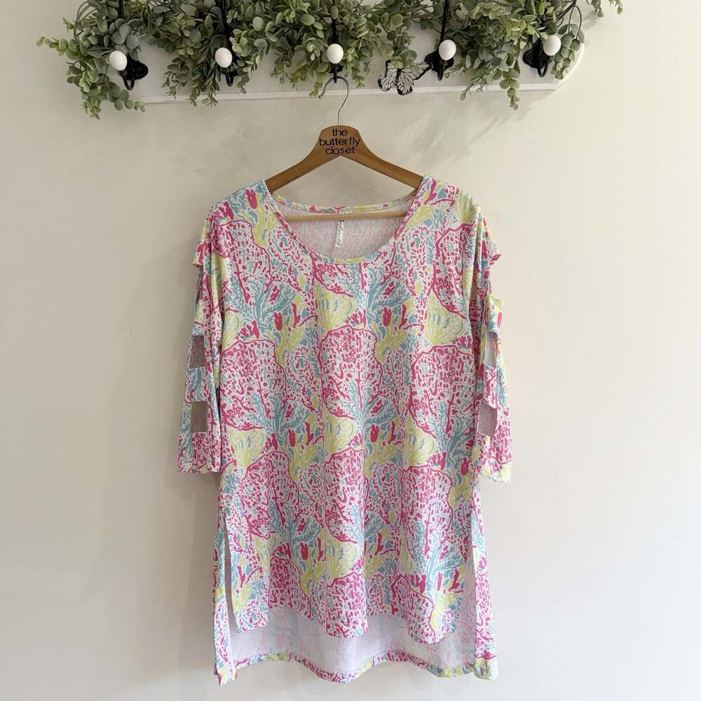Lulu B Coral Print Cutout Sleeve Tunic Top Medium pickleball golf U707
